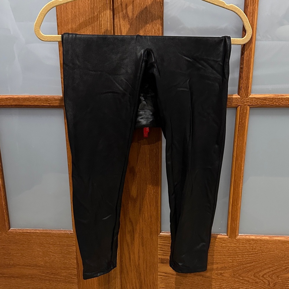 SPANX Black Leggings with Red Tag - Picture 3 of 8